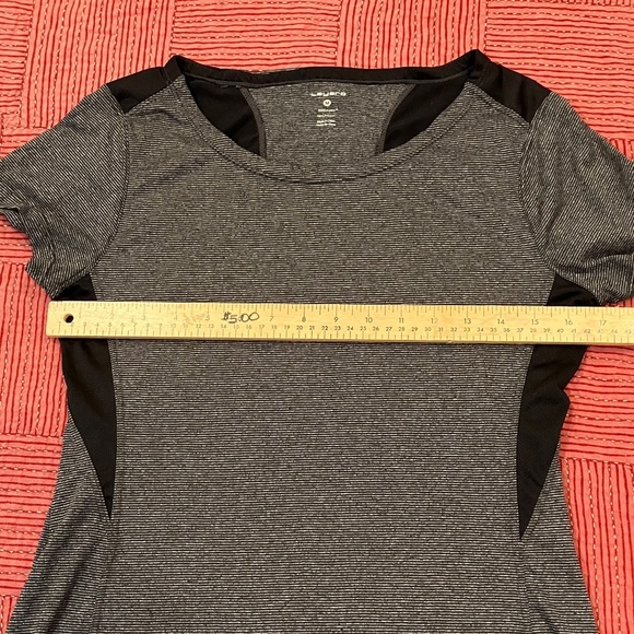 Layer 8 women’s size medium fitness exercise shirt Heather gray - Picture 3 of 13